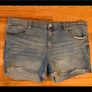 New York and Company SoHo Jean Shorts Size 20